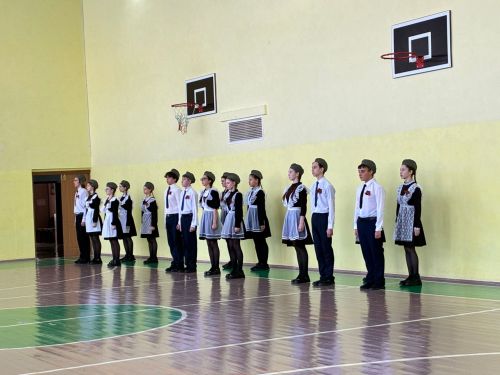 В Камскополянской школе № 1 прошел торжественный «Смотр строя и песни»