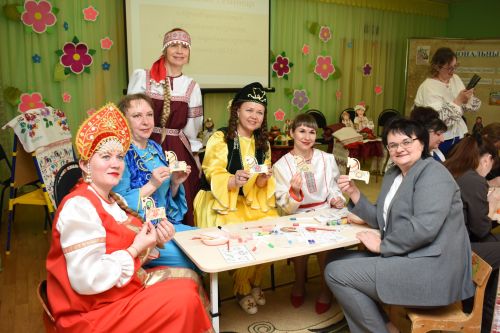 В детском саду «Золотая рыбка» Камских Полян прошел зональный педагогический семинар.