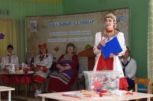 В детском саду «Золотая рыбка» Камских Полян прошел зональный педагогический семинар.