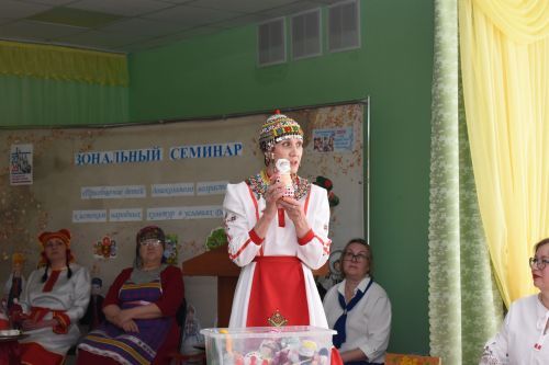 В детском саду «Золотая рыбка» Камских Полян прошел зональный педагогический семинар.