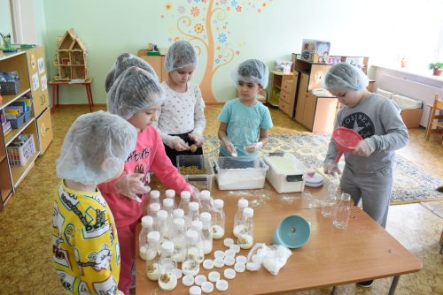 Помощь из детских рук: воспитанники детского сада «Солнышко» шлют поддержку бойцам СВО