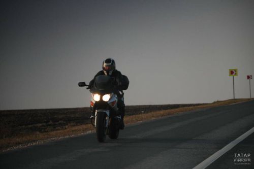 Автоюрист предупредил: мотоциклистов без шлема могут оштрафовать
