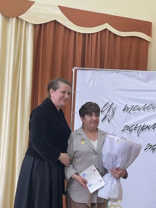 Воспитатель из Камских Полян удостоена нагрудного знака «За заслуги в образовании»