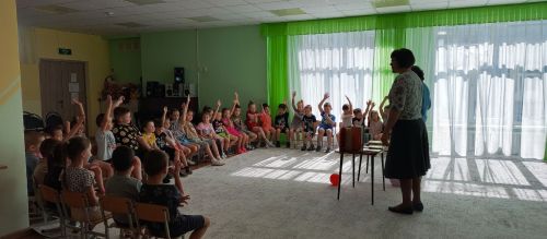 В детском саду «Огонек» Камских Полян отметили День книги и день рождения Корнея Чуковского