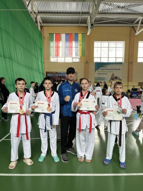 Юные тхэквондисты из Камских Полян блестяще выступили на турнире «Ирбис тхэквондо опен»