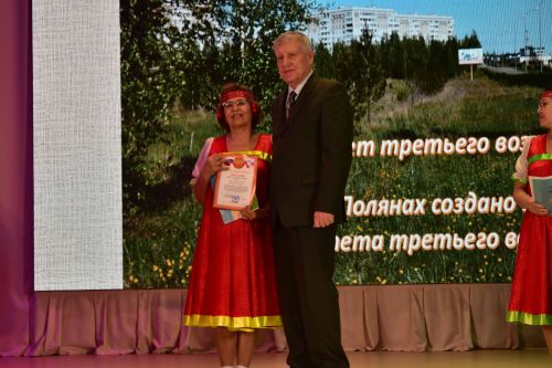 В Камских Полянах танцевальный коллектив «Сюрприз» дарит радость и покоряет сердца