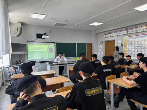 В Камских Полянах «Форпост» обсудил безопасность подростков с помощником депутата