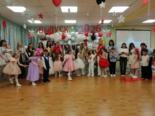 В детском саду «Огонек» Камских Полян прошел звездный выпускной