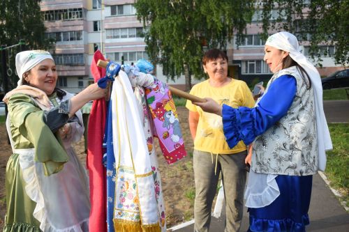 В Камских Полянах собрали подарки к празднику «Сабантуй» — «Булэк жию»