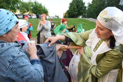 В Камских Полянах собрали подарки к празднику «Сабантуй» — «Булэк жию»
