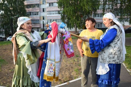 В Камских Полянах собрали подарки к празднику «Сабантуй» — «Булэк жию»