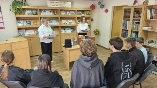 В библиотеке Камских Полян  состоялся литературный вечер-портрет «Солнце русской поэзии»