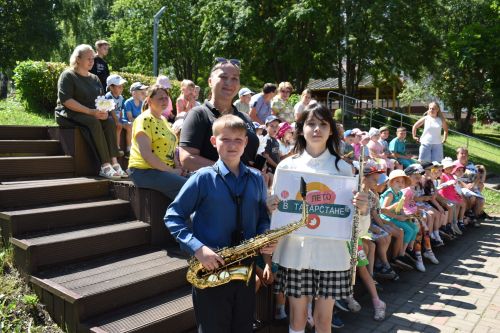 В Камских Полянах прошел детский праздник «Ромашек белых хоровод»