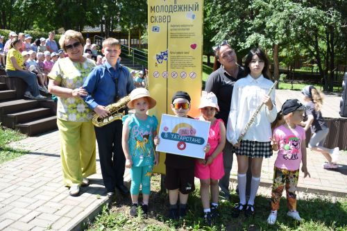 В Камских Полянах прошел детский праздник «Ромашек белых хоровод»