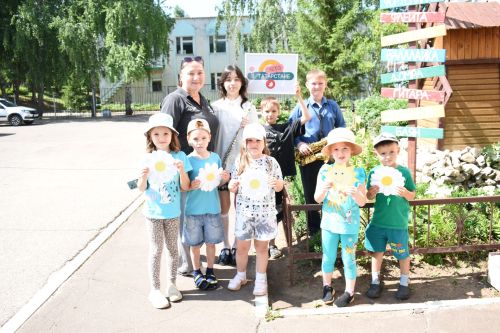 В Камских Полянах прошел детский праздник «Ромашек белых хоровод»