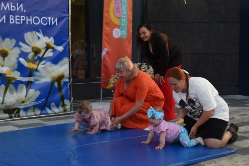 В Камских Полянах с размахом отметили День семьи, любви и верности