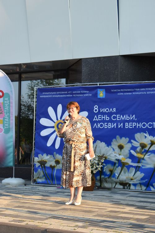 В Камских Полянах с размахом отметили День семьи, любви и верности