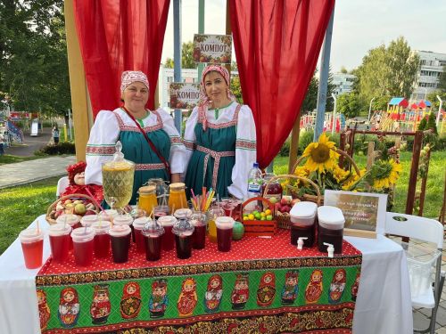 «Яблочный фестиваль» прошёл в Камских Полянах: идеальный выходной для всей семьи