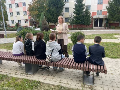Библиотекари Камских Полян провели информационный час для юных читателей