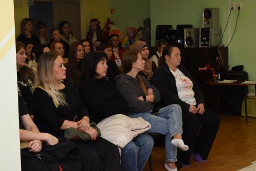 В детском саду «Огонек» объединили собрание и акцию в поддержку бойцов