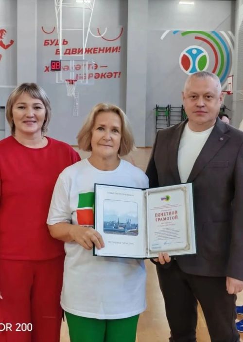 В Камских Полянах профсоюзы провели спартакиаду «Весёлые старты»
