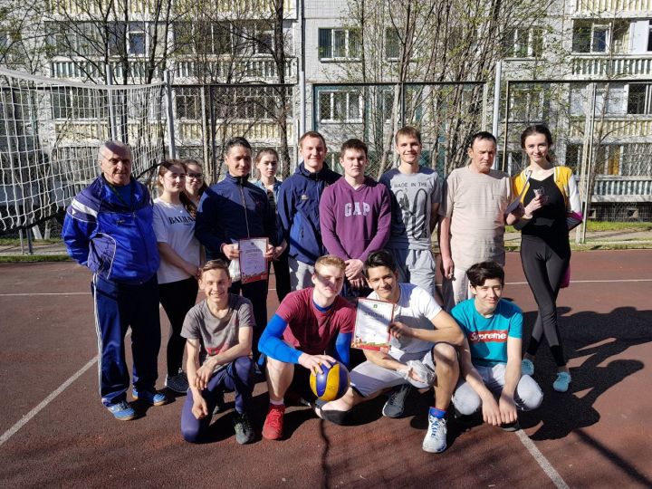 В День Победы в Камских Полянах состоялся турнир по волейболу