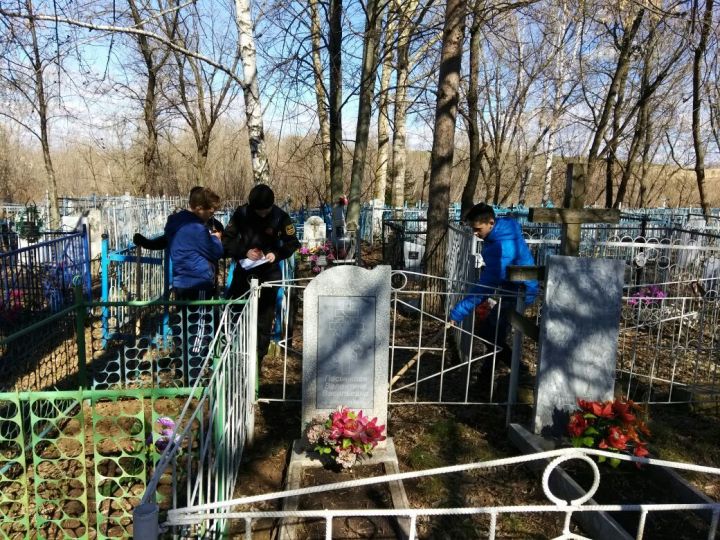 Активисты Камских Полян провели традиционную акцию "Жить и помнить"