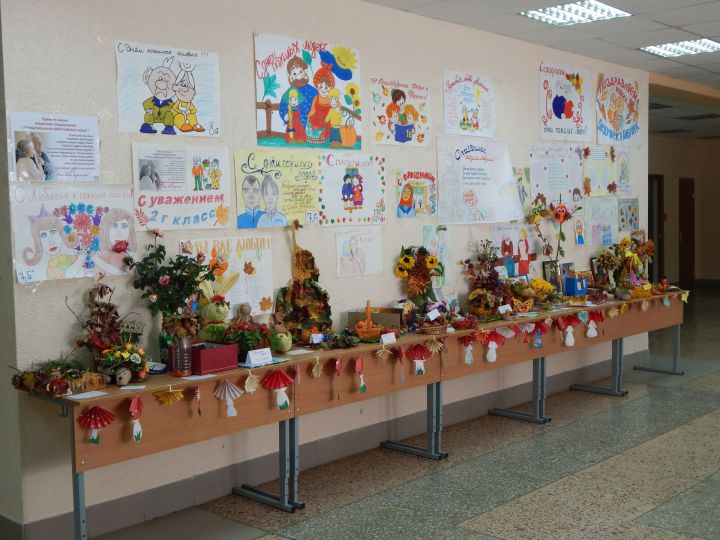 Ученики Камскополянской школы №1 поздравили старшее поколение своим творчеством