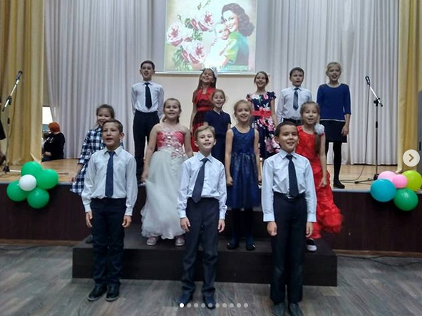 В Камскополянской школе №2 школе прошел праздничный концерт, посвященный Дню матери