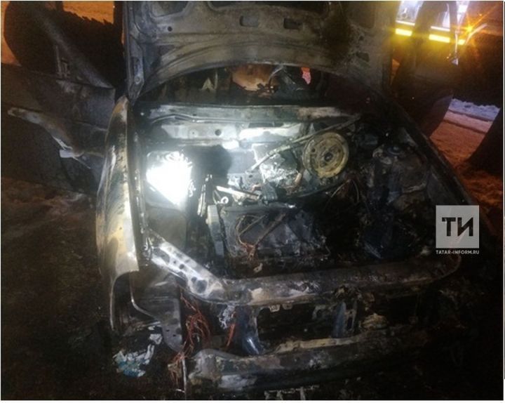 В Татарстане в сгоревшей машине пожарные обнаружили тело мужчины