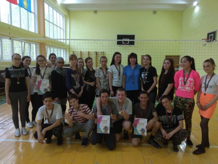 В Камскополянской школе №1 состоялся турнир по волейболу