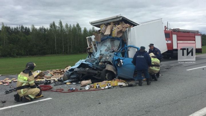 В Татарстане при столкновении с грузовиком погиб водитель «ГАЗели» с чипсами