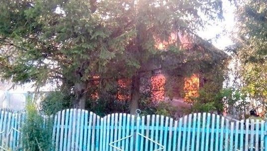 В селе Шереметьевка  из-за удара молнии сгорело заброшенное здание
