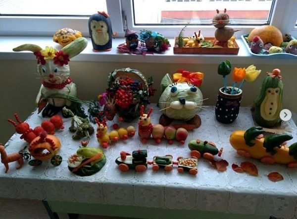 В Камскополянской школе №2 проходит выставка "Веселые овощи"