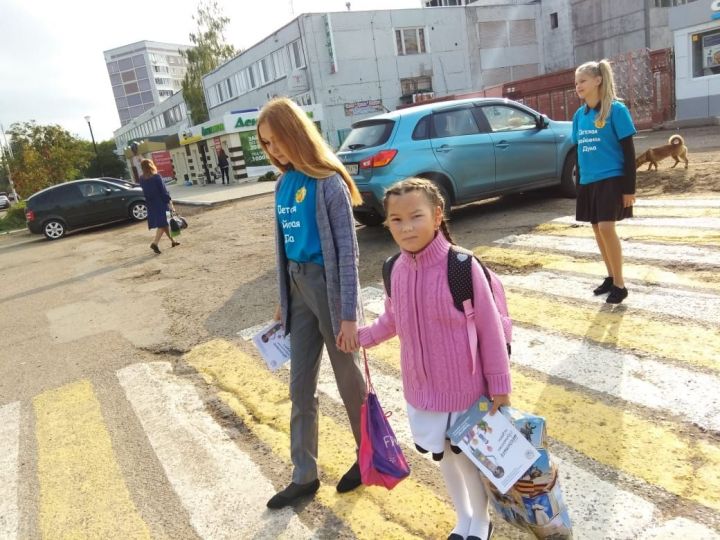 В Камских Полянах стартовала акция «Помоги первокласснику безопасно прийти в школу»