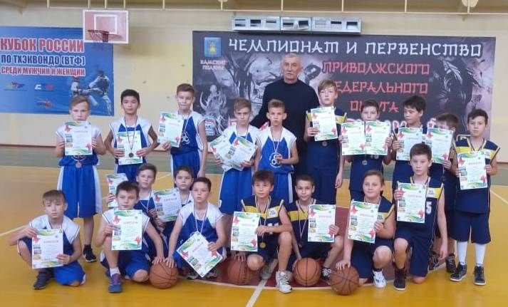 В Камских Полянах прошел турнир по баскетболу к 100-летию ТАССР