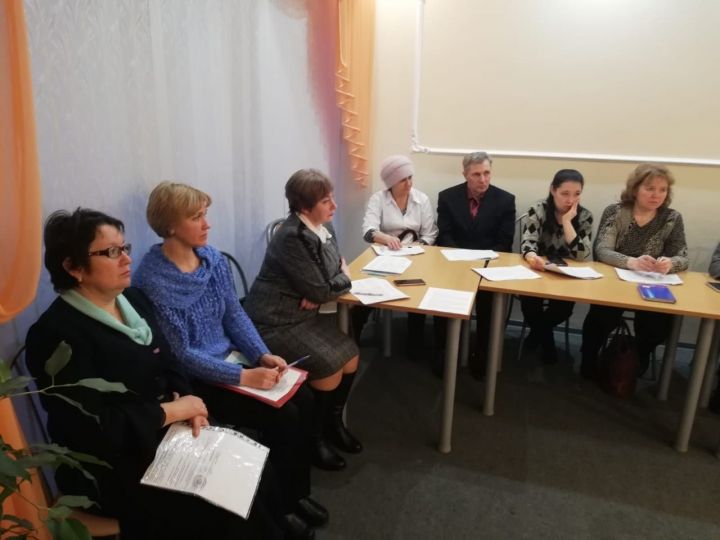 На базе культурного центра «Чулман-Су», 5 декабря, собралась на очередное заседание комиссия по делам несовершеннолетних и защите их прав.