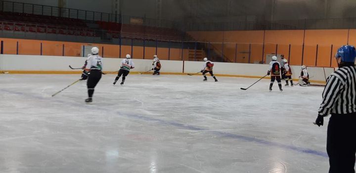 В Камполянском ледовом дворце прошла календарная игра Первенства РТ по хоккею