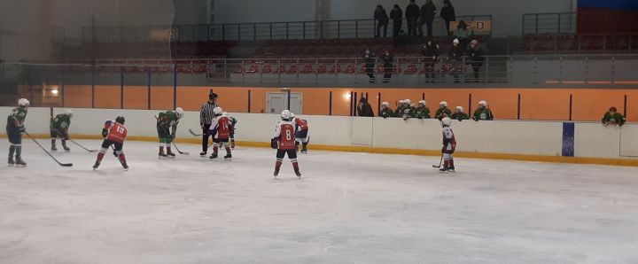 В камполянском ледовом дворце прошла календарная игра Первенства РТ по хоккею