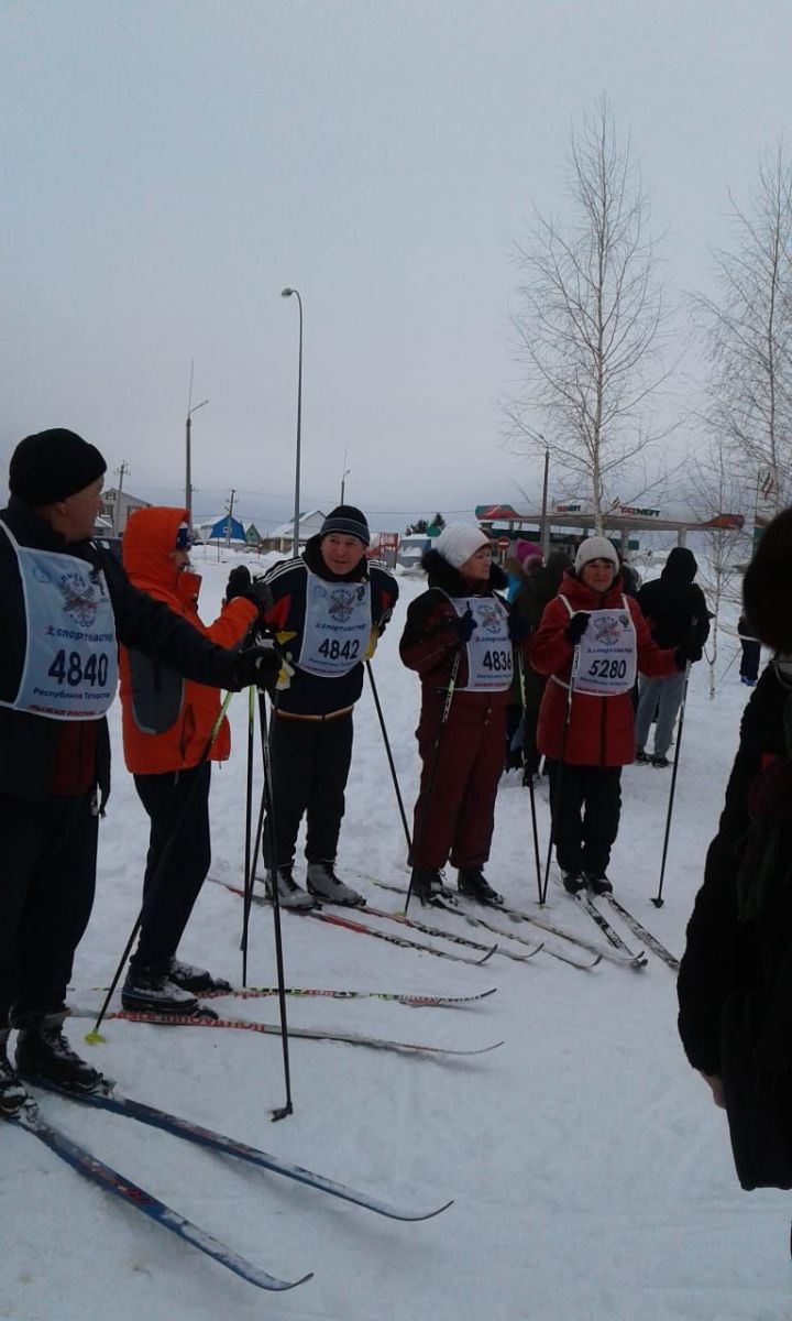 Совет ветеранов Камских Полян на массовых стартах по лыжным гонкам " Лыжня Камских Полян - 2019", которые состоялись 9 февраля
