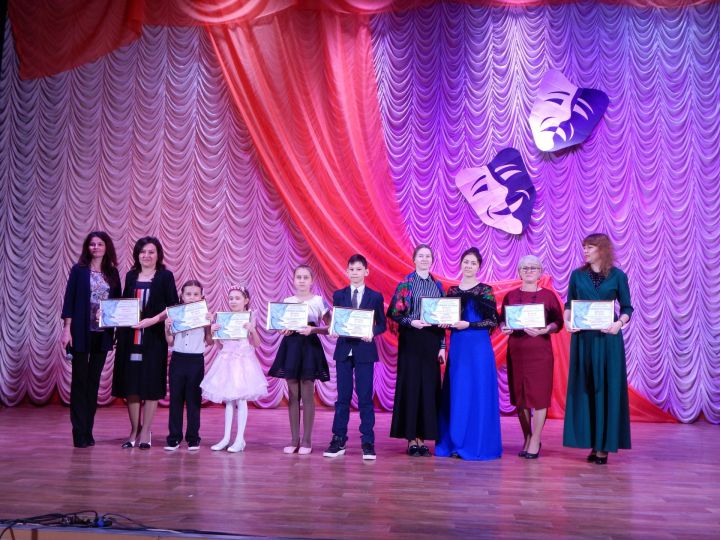 В Камских Полянах состоялось награждение победителей фестиваля самодеятельных театральных коллективов «Синяя птица»
