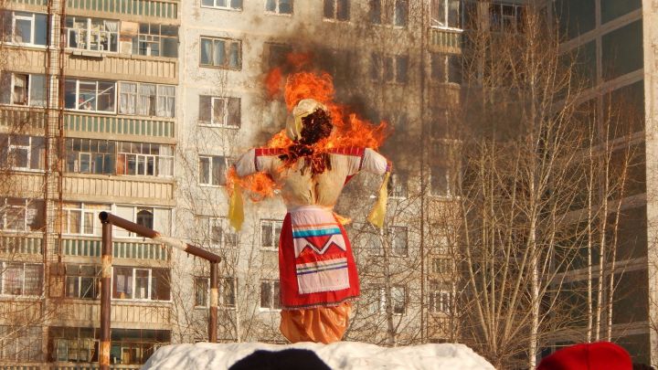 В МЧС Татарстана рассказали, как правильно и безопасно сжечь чучело Масленицы
