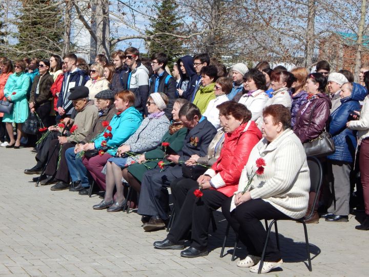 В Камских Полянах прошел митинг, посвященный Международному Дню памяти жертв радиационных аварий и катастроф