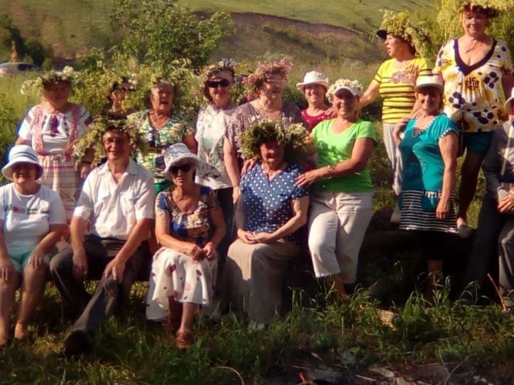 Камполянские пенсионеры отметили праздник " Солнцеворот"