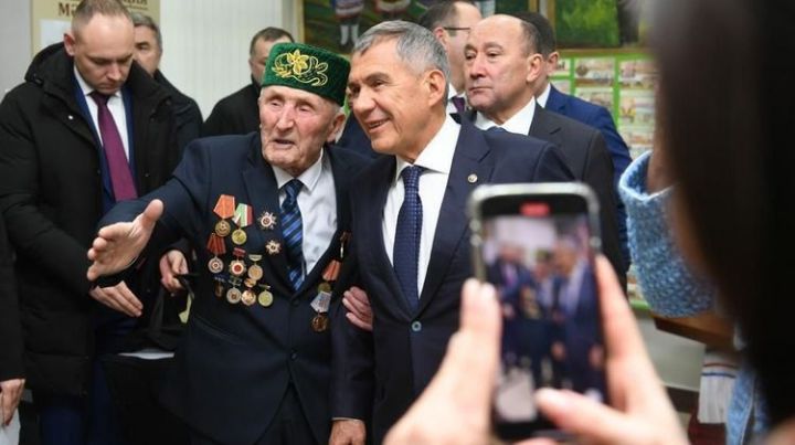 Рустам Минниханов: «Участники Великой Отечественной войны получат по 100 тысяч рублей»