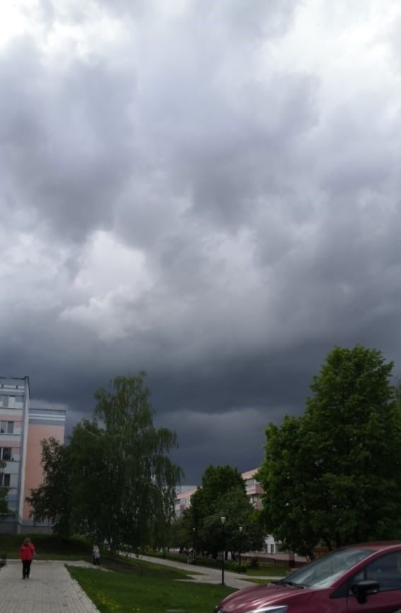 Штормовое предупреждение из-за грозы и дождя с градом объявлено в Татарстане