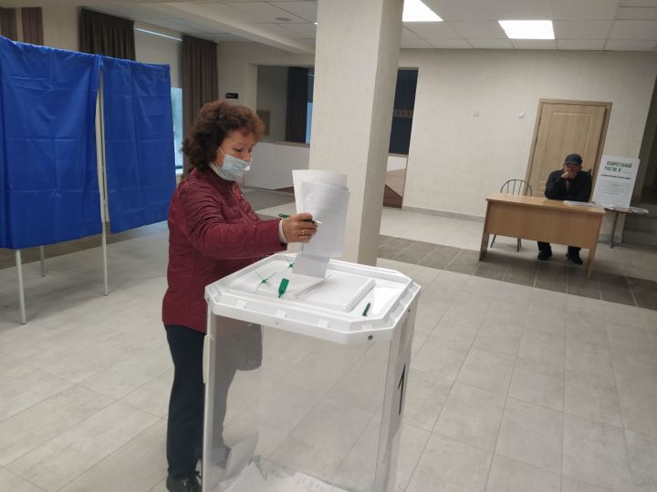В Камских Полянах открылись пять избирательных участков для голосования