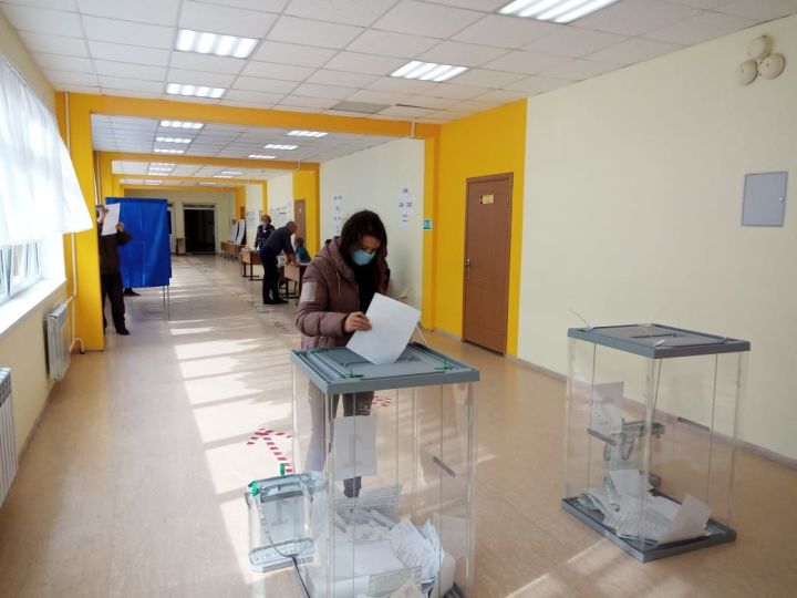 Молодые избиратели Камских Полян делают свой первый выбор