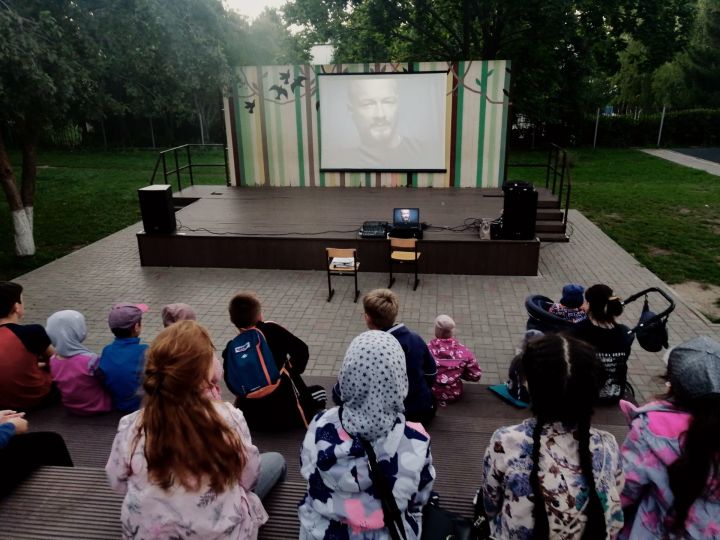 Камполянским культурным центром «Чулман-Су» была проведена акция «Великое кино Великой страны»
