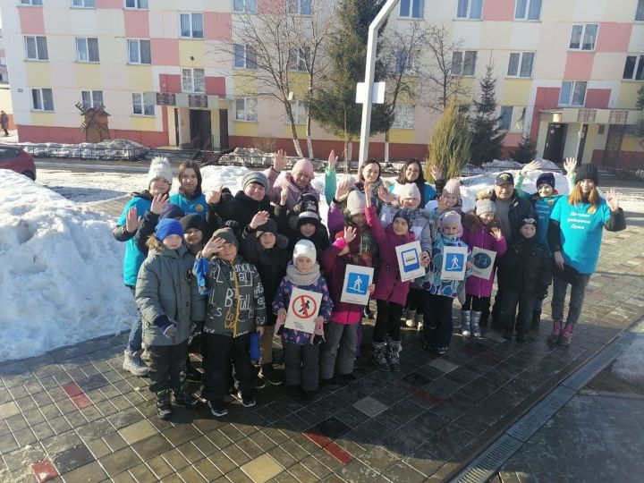Активисты ДРД Камских Полян провели для детей мероприятие с целью проверки знаний ПДД